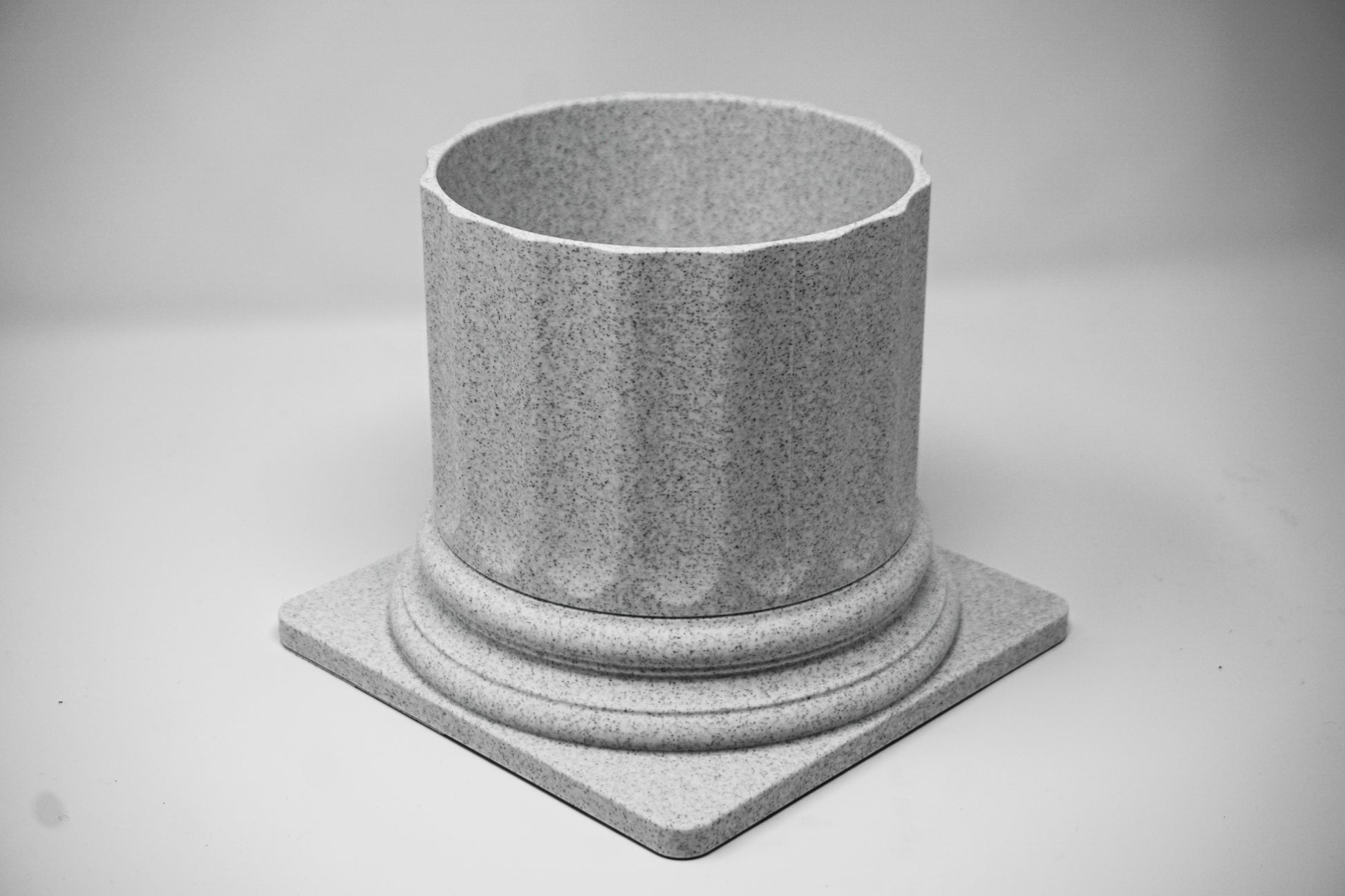 Twin T Farm Iconic Ionic Column Planter – Planters